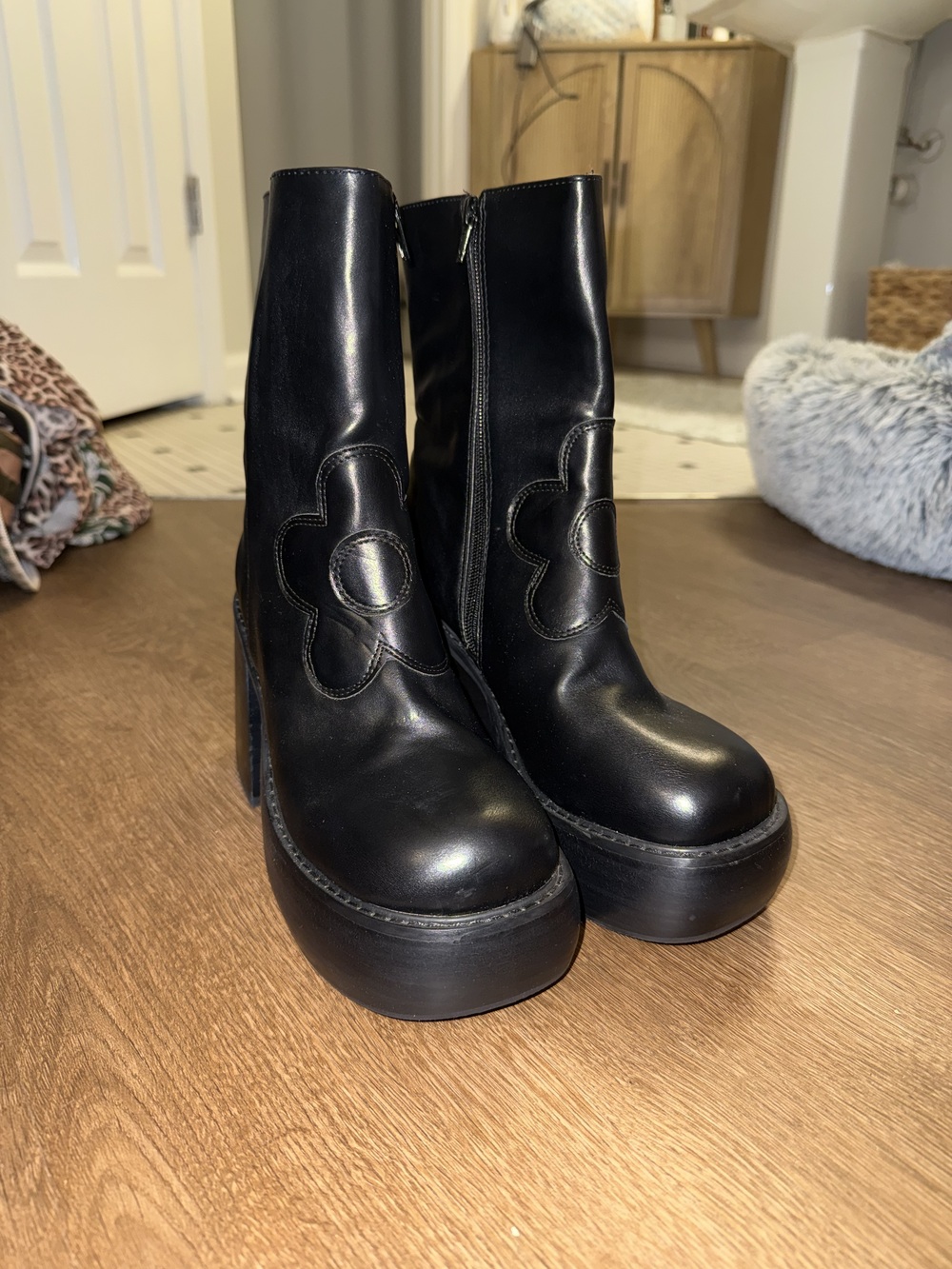 Boohoo Black Flower Panel Platform Heeled Boots Size 8